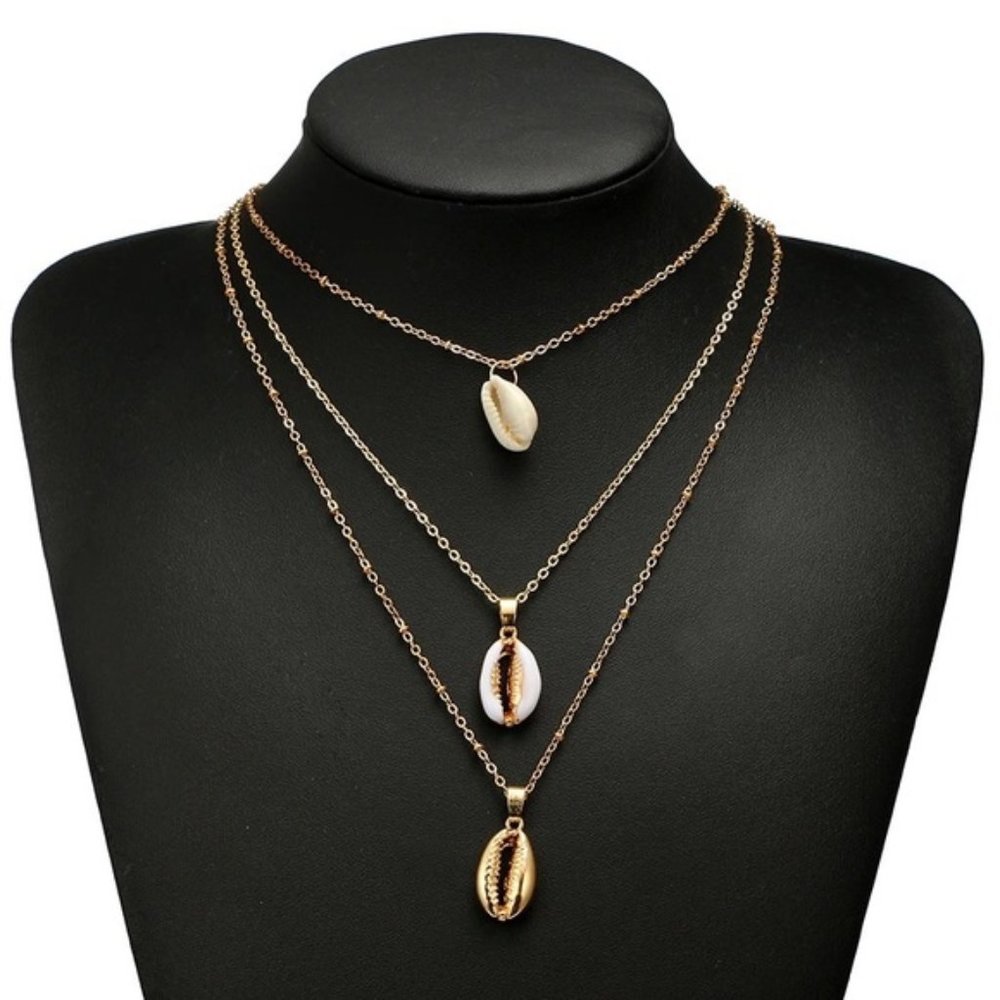 BOHO 3 Layer Cowrie Shell Drop Necklace NWT - Picture 4 of 5
